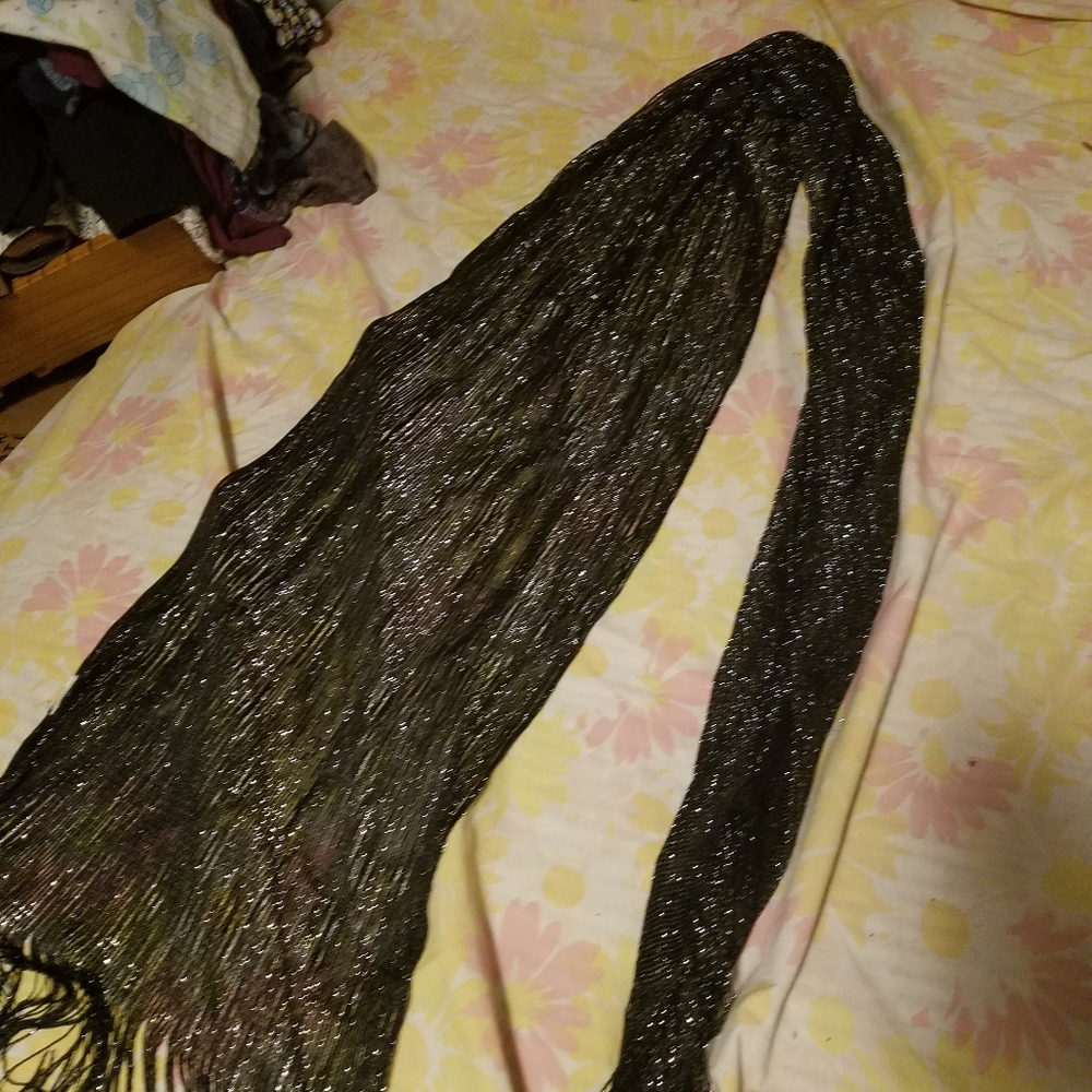 Woman's scarf (sparkly)